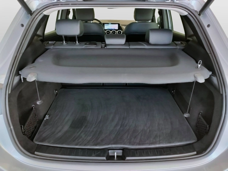 11 - Mercedes-Benz GLA 180 d Progressive Advanced auto