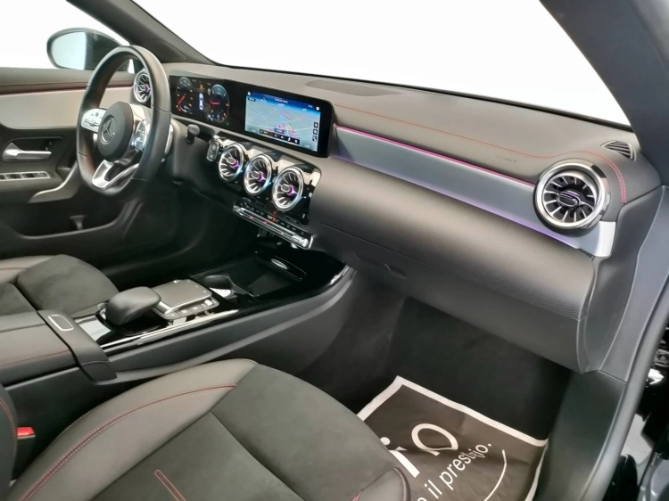 12 - Mercedes-Benz CLA Coupe 200 d Premium auto