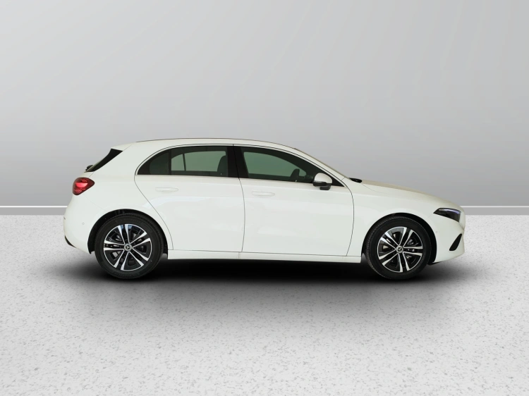 7 - Mercedes-Benz Classe A 180 d Automatic