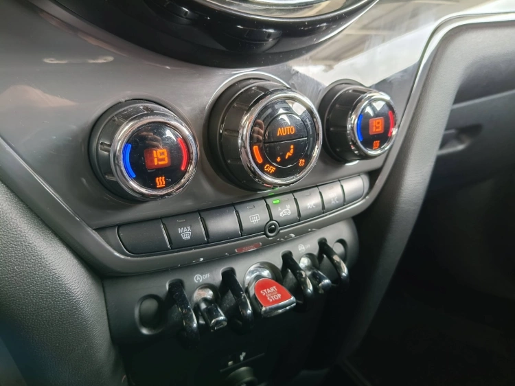 15 - MINI Countryman Mini Countryman 1.5 One D Northwood Edition auto