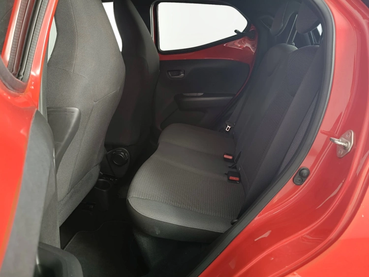 10 - Toyota Aygo Aygo 5p 1.0 x-play 72cv
