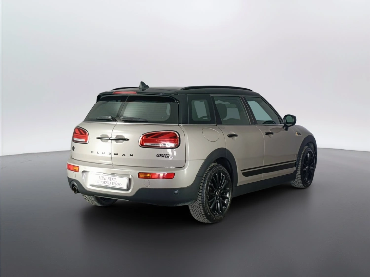 4 - MINI Cooper Mini Clubman 2.0 Cooper D Essential auto