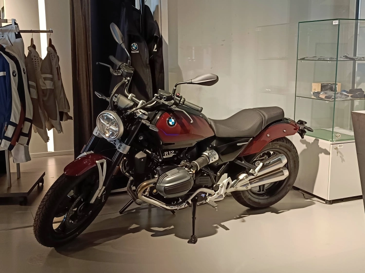 2 - BMW Motorrad R 12 R 12