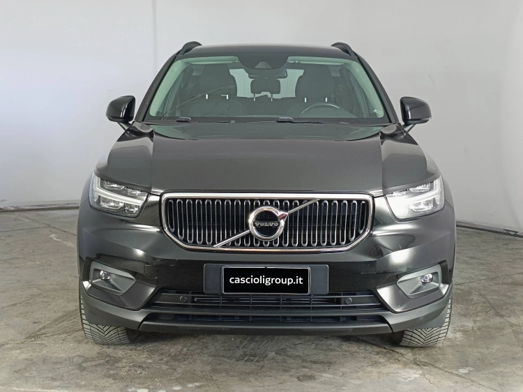 2 - Volvo XC40 XC40 2.0 d3