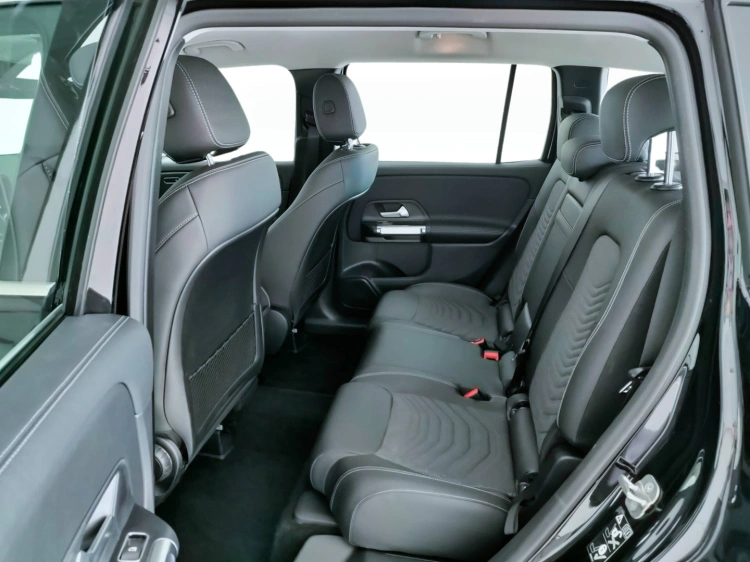 10 - Mercedes-Benz GLB 180 d Progressive Advanced auto
