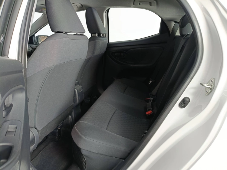 9 - Toyota Yaris TOYOTA Yaris 1.5 Hybrid 5 porte Trend