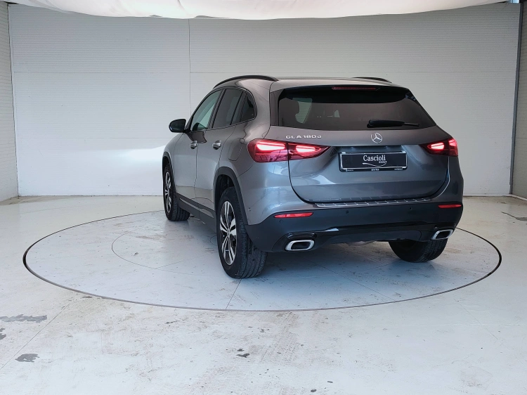 7 - Mercedes-Benz GLA 180 d Progressive Advanced Plus auto