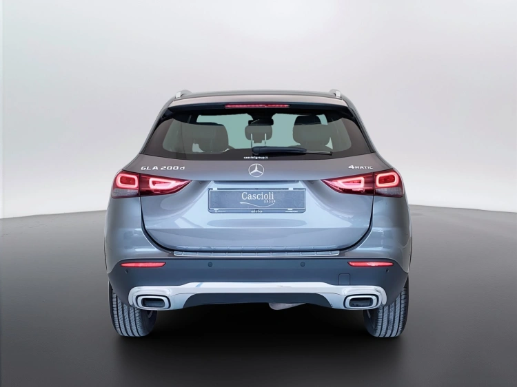 4 - Mercedes-Benz GLA 200 d Sport Plus 4matic auto