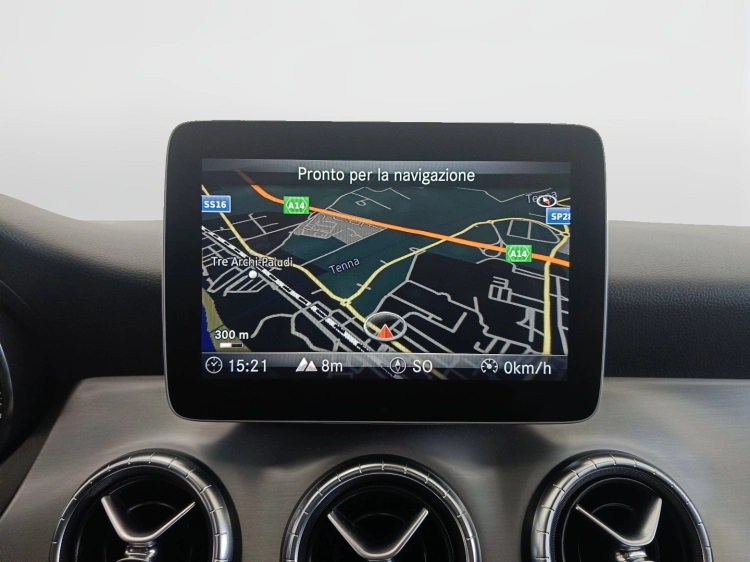 13 - Mercedes-Benz CLA 200 d Premium auto FL