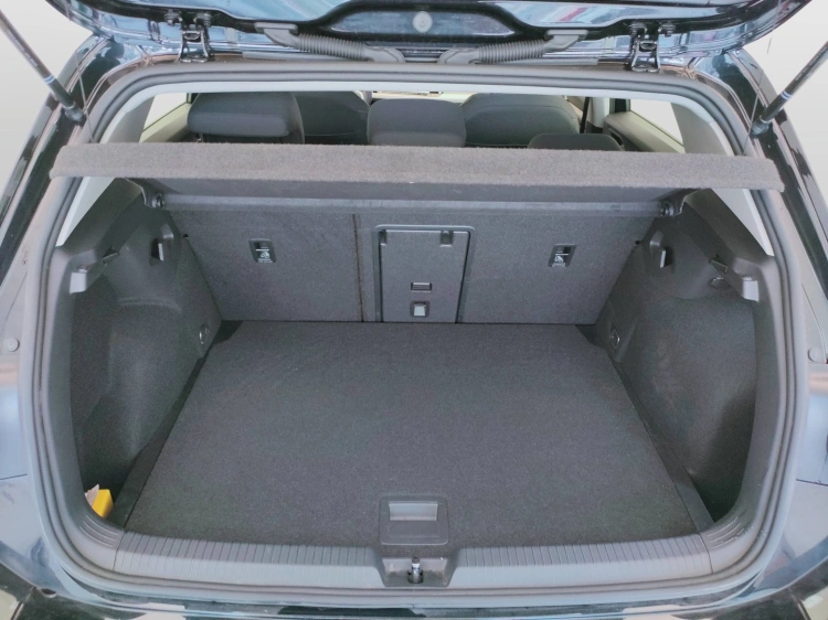 9 - Volkswagen Golf Golf 1.0 etsi evo Life 110cv dsg
