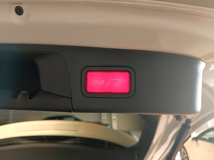 10 - Mercedes-Benz GLA 200 d automatic