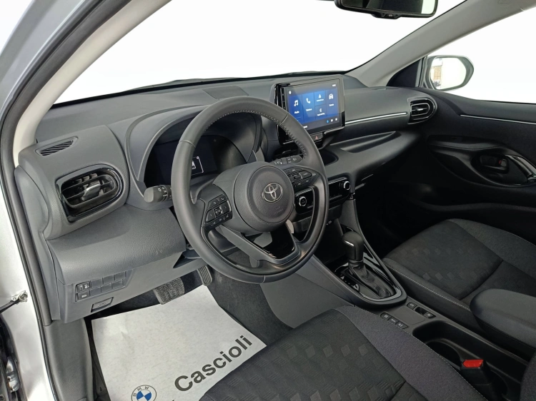 7 - Toyota Yaris Yaris 1.5h Trend