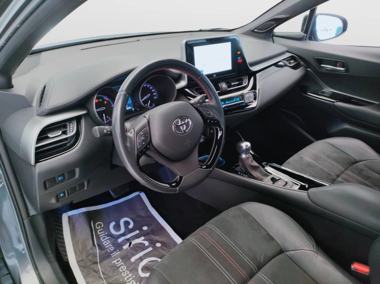 16 - Toyota C-HR C-HR 2.0h GR Sport e-cvt