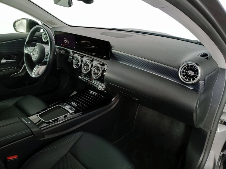 10 - Mercedes-Benz Classe A 180 d Progressive Advanced auto