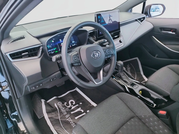 13 - Toyota Corolla Corolla Touring Sports 1.8h Active auto