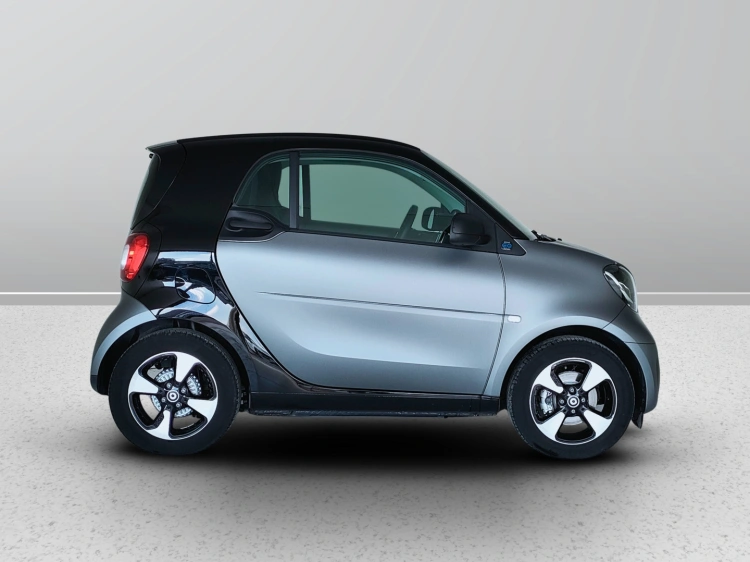 7 - smart fortwo Fortwo eq Passion 22kW