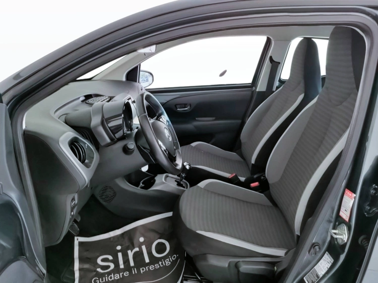 14 - Toyota Aygo Aygo 5p 1.0 x-play m-mt 72cv