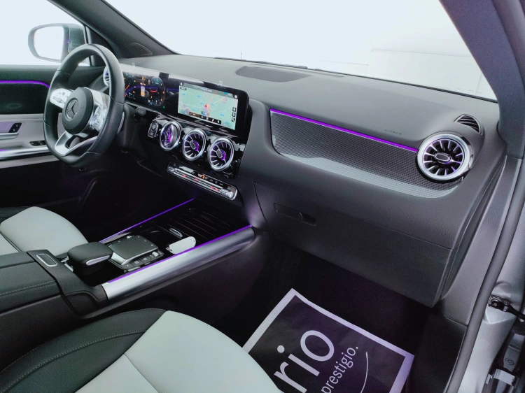 11 - Mercedes-Benz GLA 200 d Premium 4matic auto