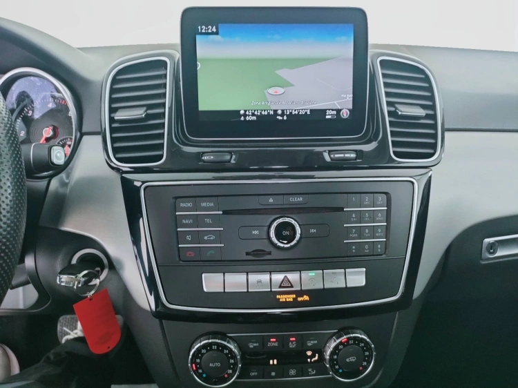 16 - Mercedes-Benz GLE 250 d Sport 4matic auto