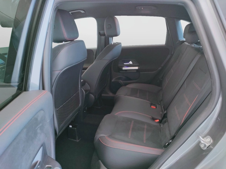 11 - Mercedes-Benz Classe B 180 d AMG Line Advanced Plus auto