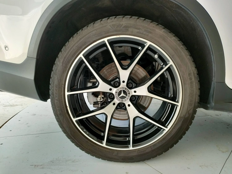 8 - Mercedes-Benz GLC 300 de phev (eq-power) Premium 4matic auto
