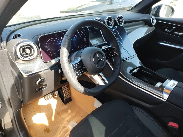 7 - Mercedes-Benz GLC glc 300 de 4Matic Plug-in Hybrid Coupe