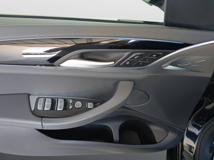 18 - BMW iX3 
