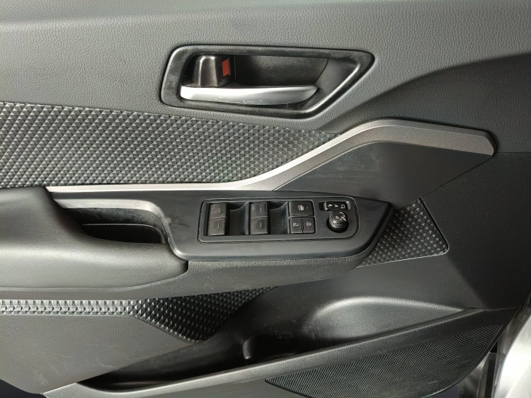 19 - Toyota C-HR C-HR 1.8h Business e-cvt