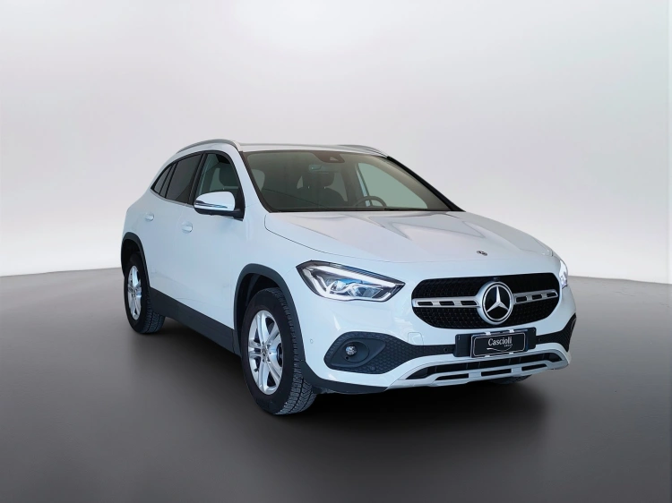 3 - Mercedes-Benz GLA 220 d Sport 4matic auto