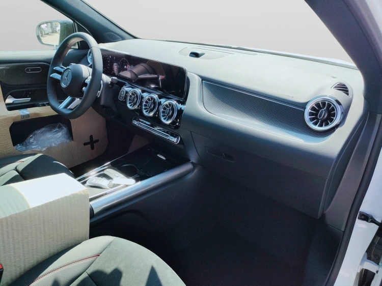 10 - Mercedes-Benz GLA 200 d automatic