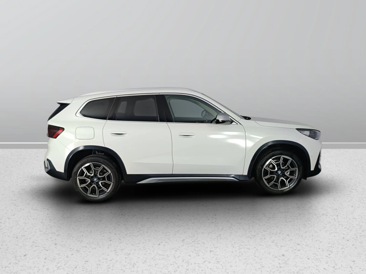 6 - BMW X1 X1 sdrive18d X-Line auto
