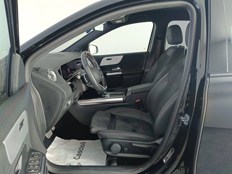 9 - Mercedes-Benz Classe B 180 d AMG Line Premium auto