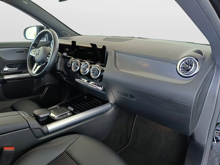 10 - Mercedes-Benz GLA 180 d Sport Plus auto