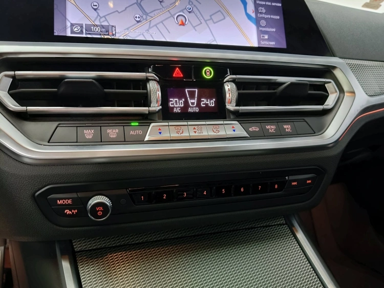 13 - BMW Serie 3 318d mhev 48V Msport auto