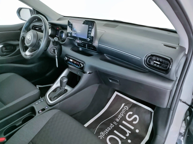 12 - Toyota Yaris Yaris 1.5h Trend