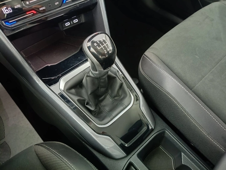 15 - Volkswagen T T-Roc 2.0 tdi Style 115cv
