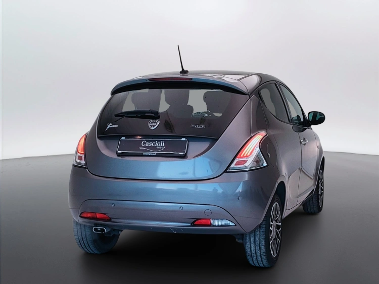 6 - Lancia Ypsilon Ypsilon 1.0 firefly hybrid Gold s&s 70cv