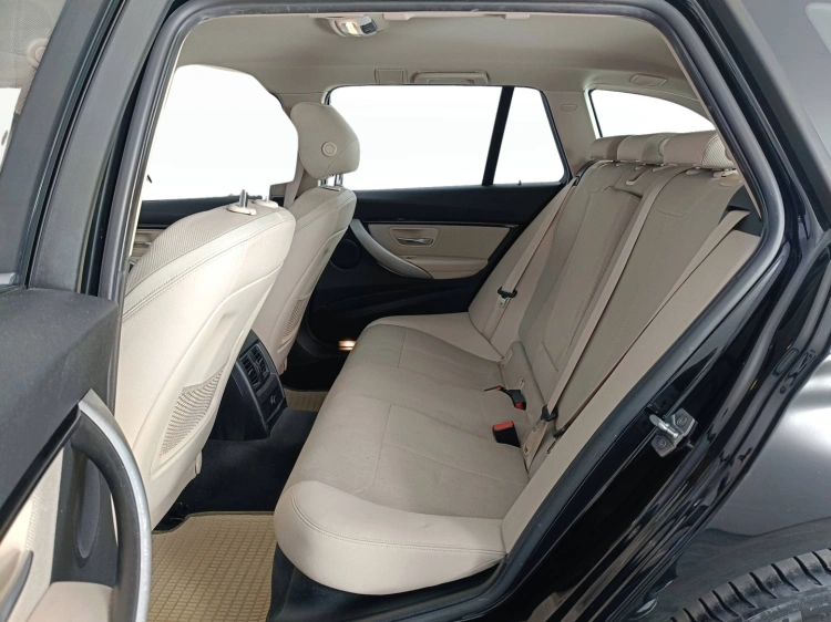 9 - BMW Serie 3 316d Touring Sport auto