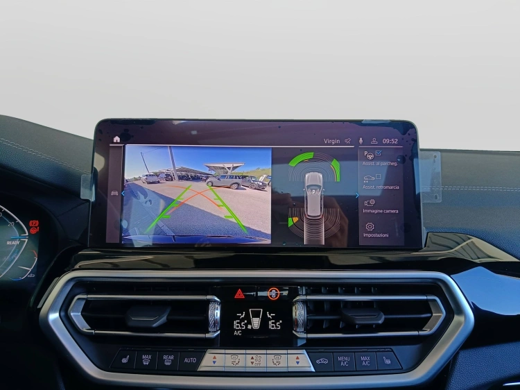 13 - BMW iX3 