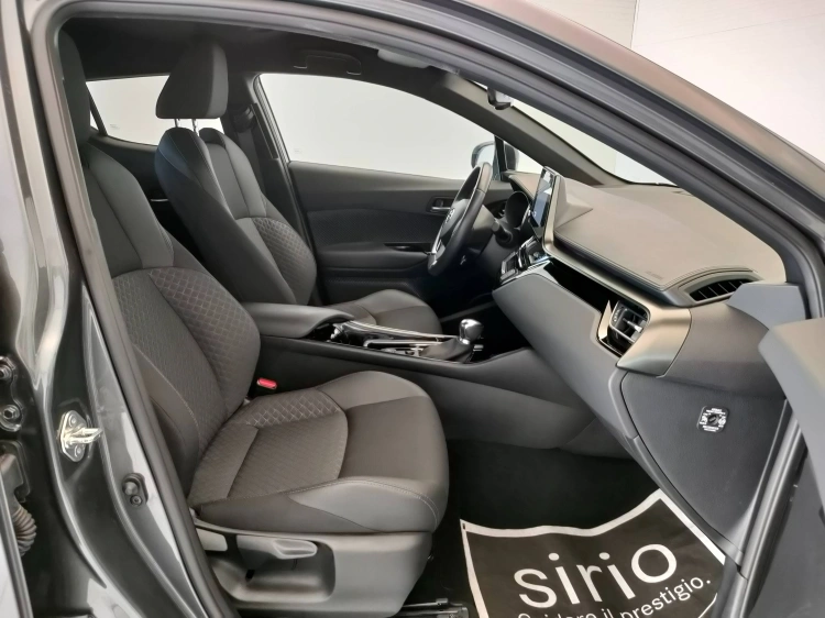 9 - Toyota C-HR C-HR 1.8h Trend e-cvt