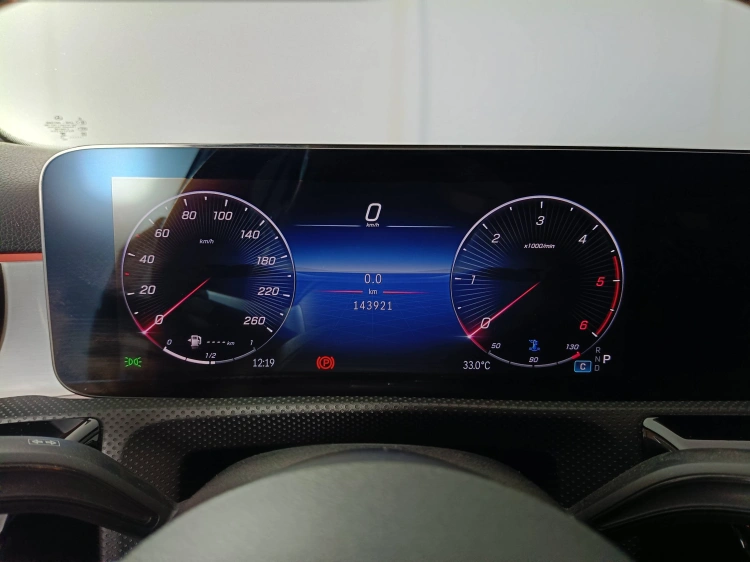 12 - Mercedes-Benz Classe A 180 d AMG Line Advanced Plus auto