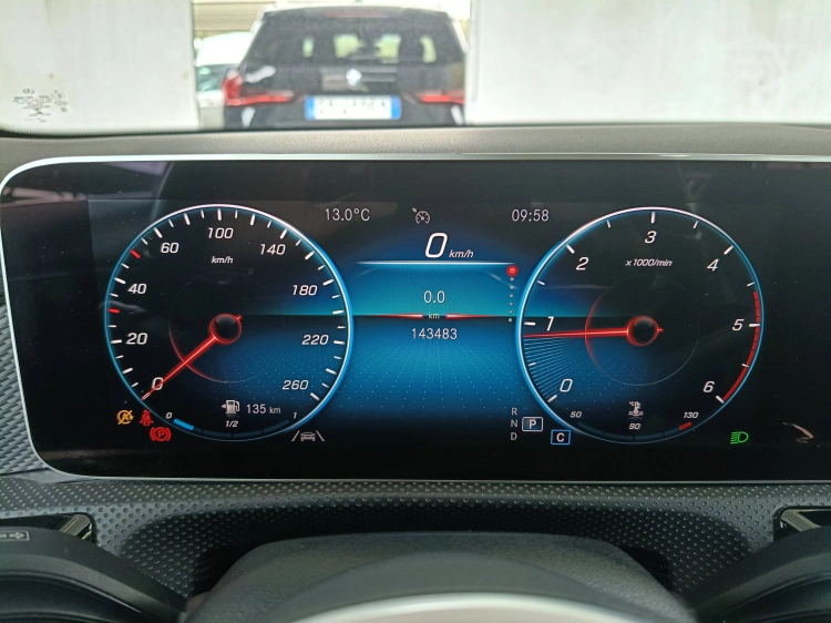 12 - Mercedes-Benz Classe A 180 d Sport auto