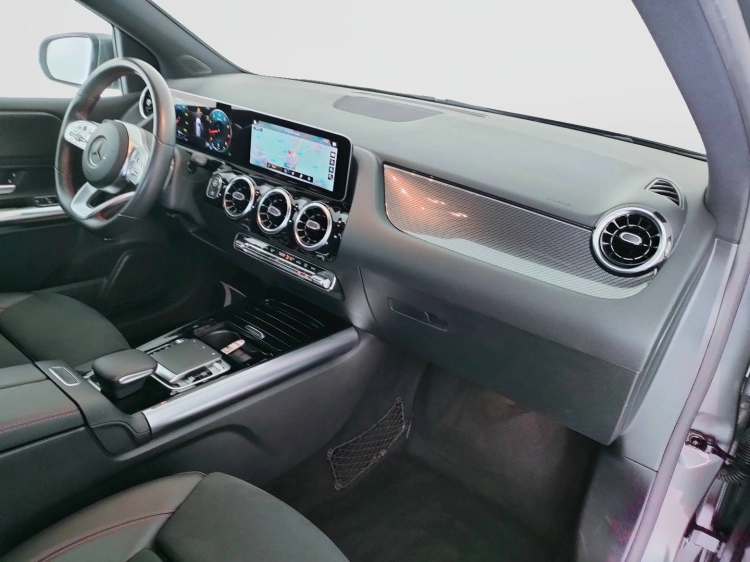 13 - Mercedes-Benz Classe B 180 Premium auto