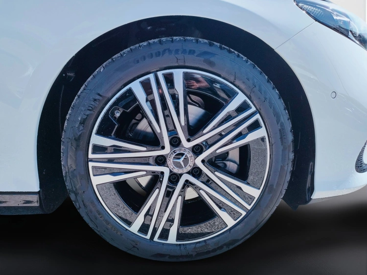 6 - Mercedes-Benz CLA 180