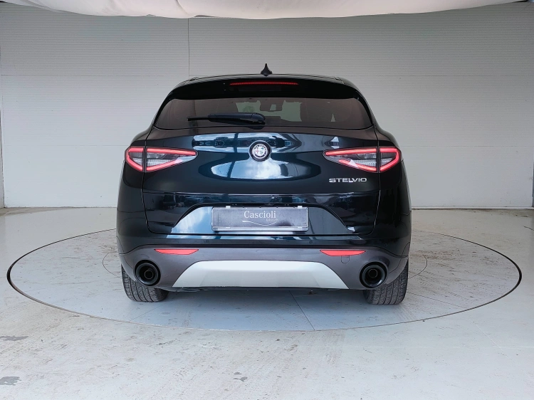 6 - Alfa romeo Stelvio Stelvio 2.2 t Ti rwd 160cv auto