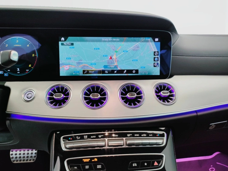 12 - Mercedes-Benz Classe E Coupe 220 d Premium Plus auto