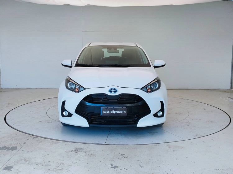 2 - Toyota Yaris Yaris 1.5h Active