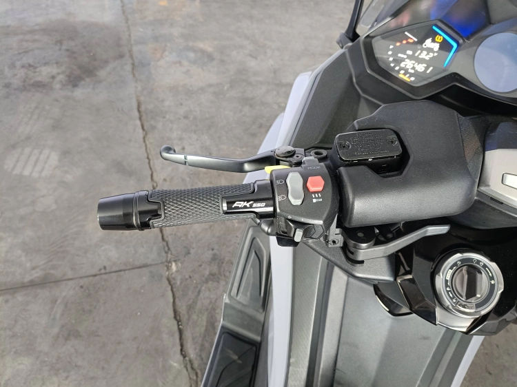 7 - Kymco AK AK 550 Abs my17