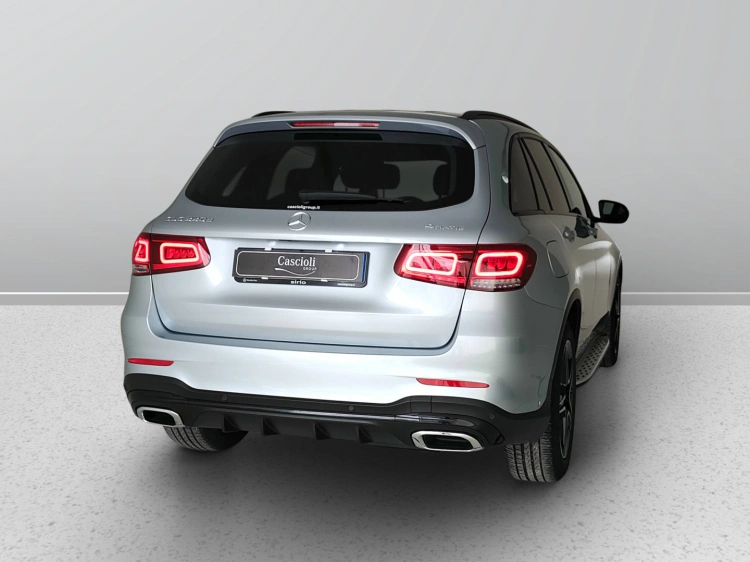 6 - Mercedes-Benz GLC 220 d Premium 4matic auto
