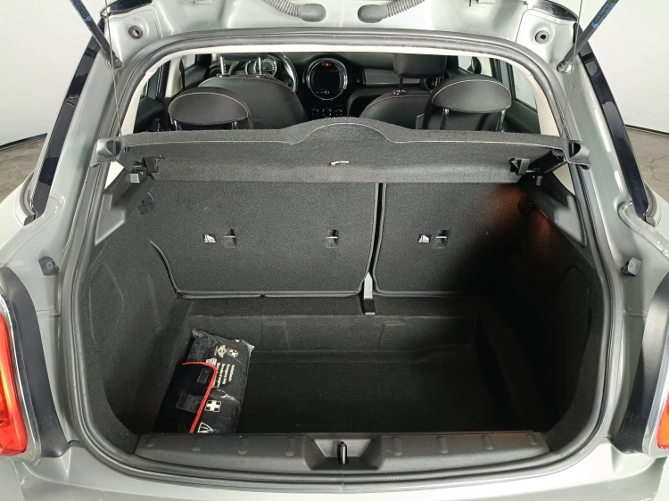 14 - MINI IV F55 Mini 1.5 Cooper D Business 5p auto